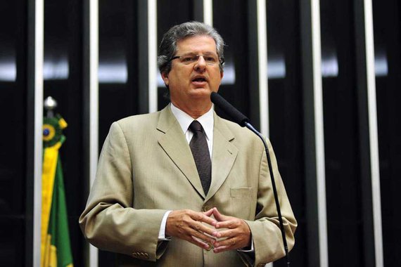Jutahy quer explicação de "escândalo" da Petrobras