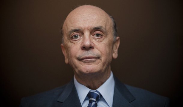 Serra diz que fica até o fim. Sem assinar nada