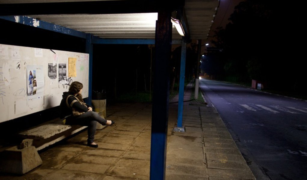 SAO PAULO, SP - Brasil - 11-11-2011: Estudantes afirmam que falta de seguranca pode ser amenizada com melhoria da iluminacao e maior circulacao de pessoas no campus Butata da Universidade de Sao Paulo. (Foto: Julia Chequer/R7)