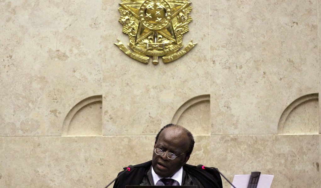 Barbosa manda ouvir defesa do mensalão tucano