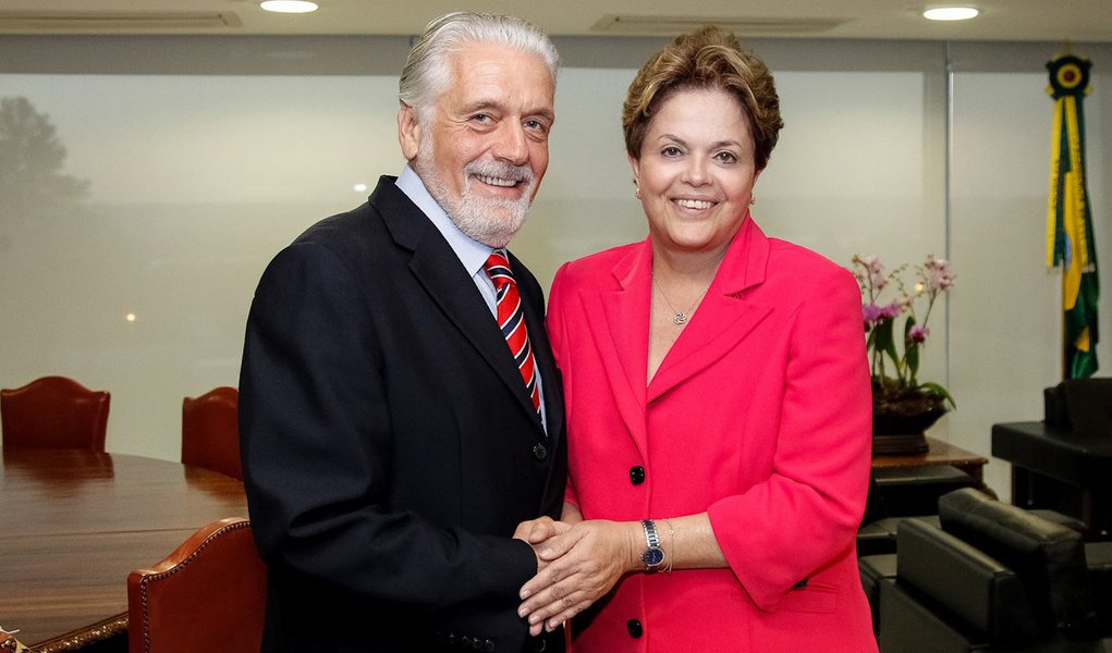 Dilma financia empréstimo de US$ 700 mi para a Bahia