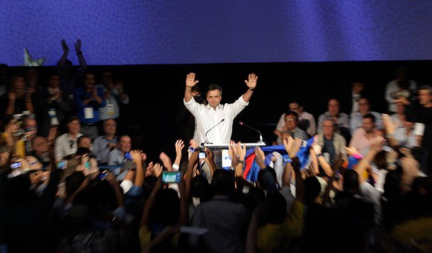 PSDB lança portal para seguir 'caravanas' de Aécio