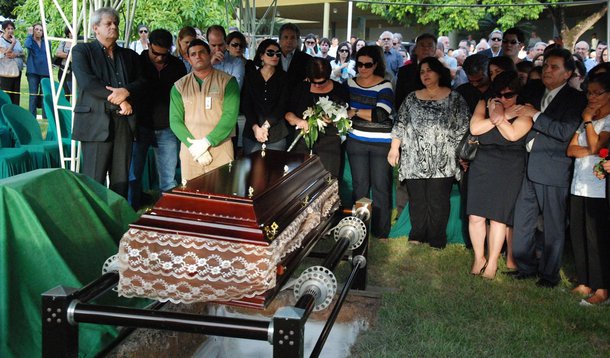 Fernando Lyra é sepultado em Pernambuco