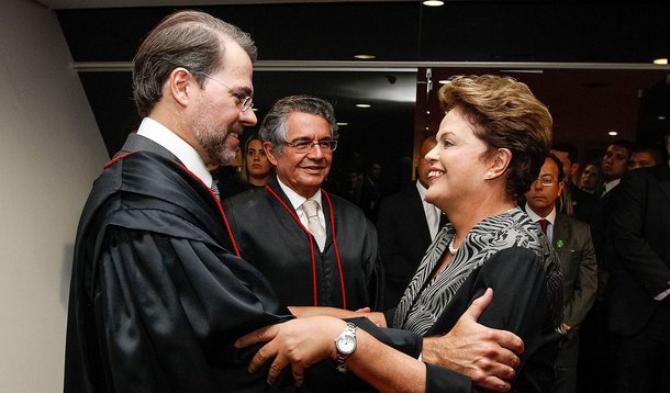 Brasília - DF, 13/05/2014. Presidenta Dilma Rousseff durante cerimônia de posse do Ministro Dias Toffoli no cargo de Presidente do Tribunal Superior Eleitoral. Foto: Roberto Stuckert Filho/PR