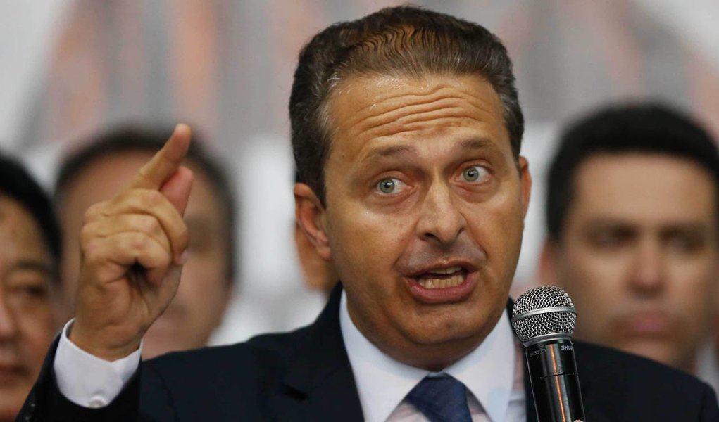 Eduardo mostra desconhecer ação da Abin em Suape