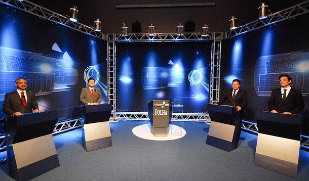 Debate com troca de farpas e provocações no Recife