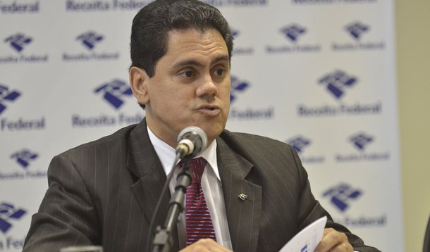 O secretário substituto da Receita Federal, Luiz Fernando Teixeira Nunes, anuncia nesta segunda-feira (23), às 11h, o resultado da arrecadação de tributos federais e contribuições previdenciárias do mês de agosto. O material com a análise da arrecadação s