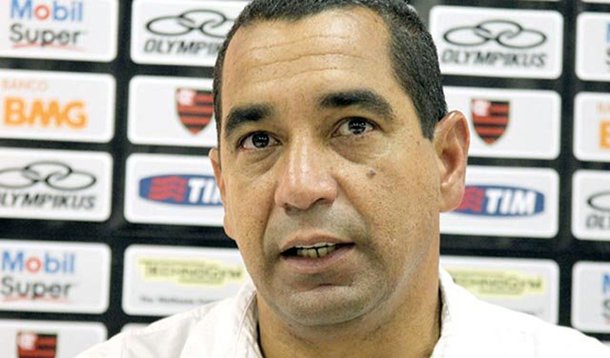 Zinho garante que Adriano será advertido