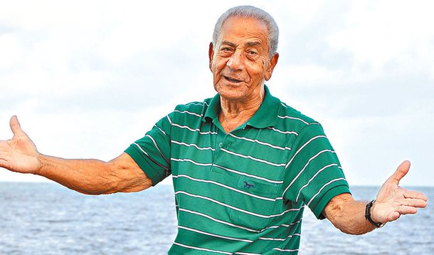 Sambista Roberto Silva morre aos 92 anos no Rio