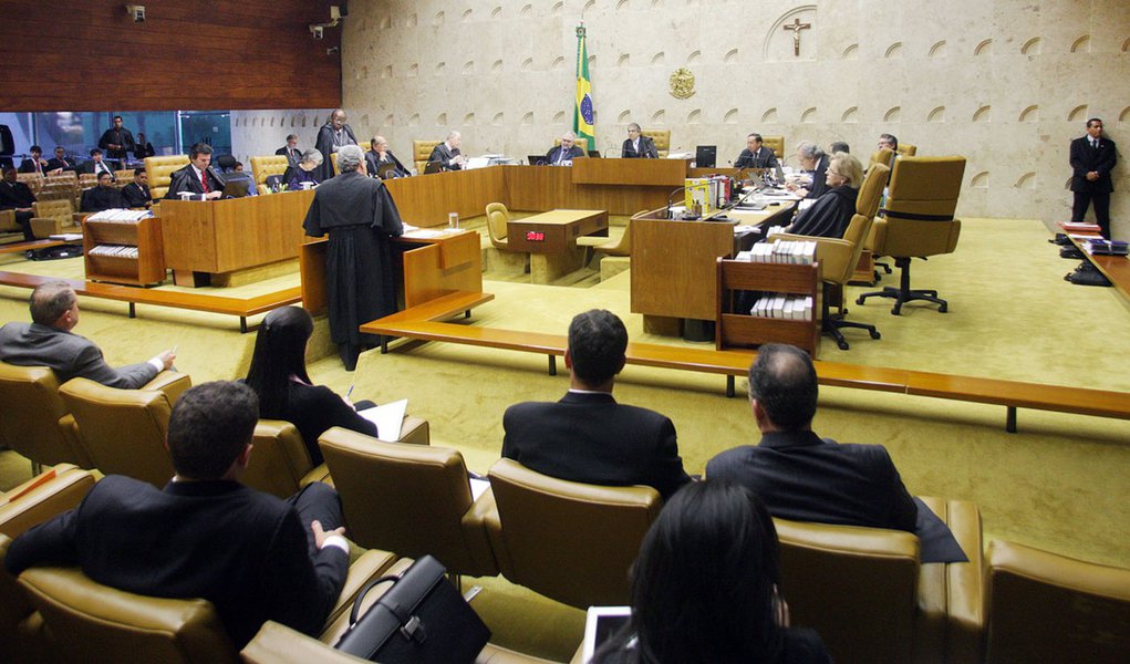 STF avalia proposta de sessões extras para agilizar 'mensalão'