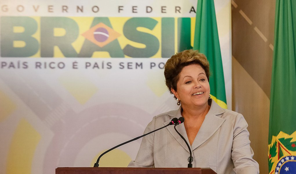 Brasília - DF, 13/03/2014. Presidenta Dilma Rousseff durante anúncio de investimentos do PAC2 Mobilidade Urbana no Palácio do Planalto. Foto: Roberto Stuckert Filho/PR