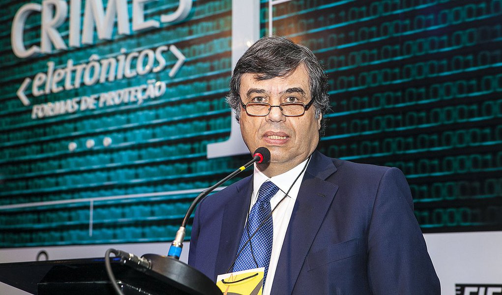 IV Congresso Crimes eletrônicos e Formas de Proteção - Fecomerciosp. 23/08/2012. Rony Vainzof, Marco A. Marques da Silva, Desembargador do TJ de S. Paulo. Murilo Portugal - Presidente da Febraban.