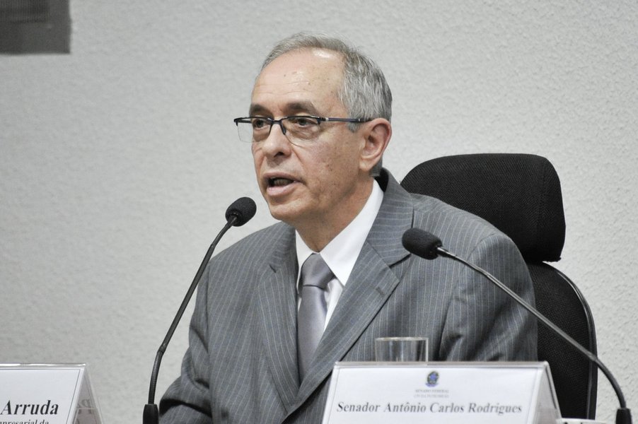 Pedro Aramis de Lima Arruda, diretor de Segurança Empresarial da Petrobras, presta depoimento à Comissão Parlamentar de Inquérito (CPI) que investiga denúncias de corrupção na estatal