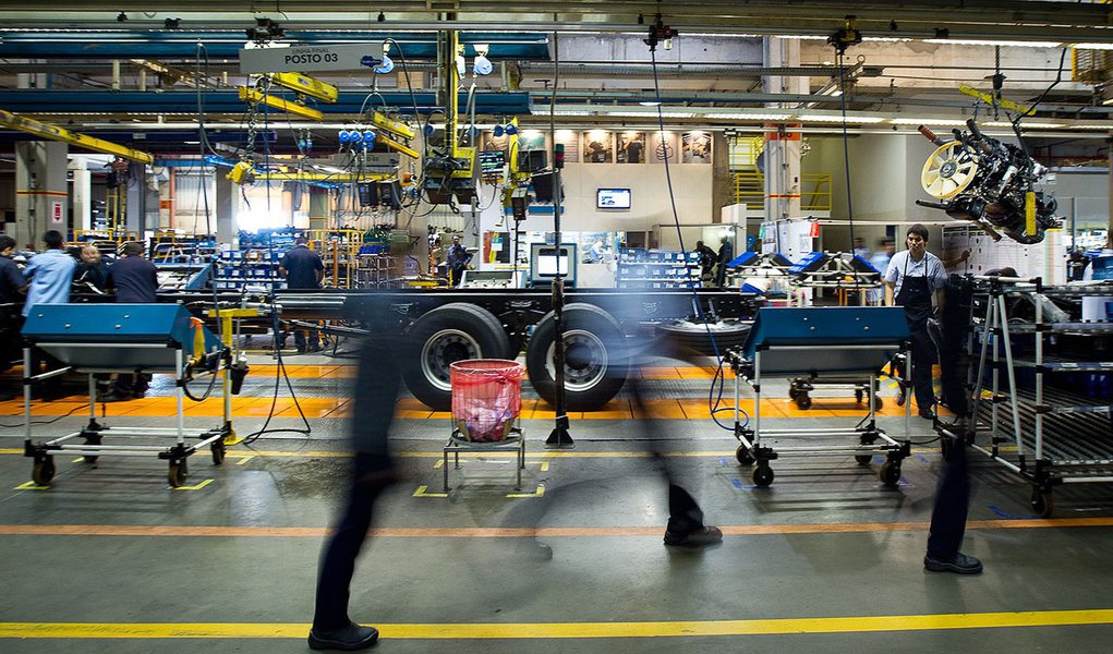 RIO DE JANEIRO, RJ, BRASIL, 17-07-2012, 11h00: Especial "Brasil que mais cresce". Linha de producao da MAN Caminhoes, em Resende, no Centro-Sul Fluminense do Rio de Janeiro. Resende e Porto Real sao duas cidades da Regiao Centro-Sul Fluminense com elevado