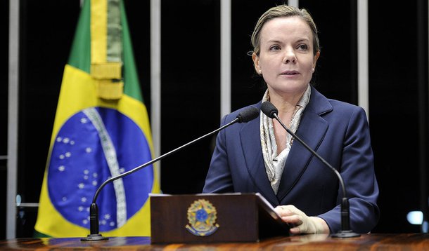 Senadora Gleisi Hoffmann (PT-PR) critica política tributária adotada no Paraná