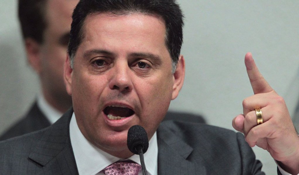 Oposição ataca Marconi e base de apoio reage