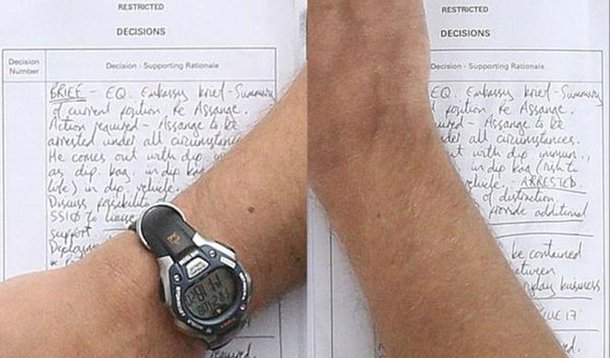 Flagrada ordem para prender Assange 'sob qualquer circunstância'