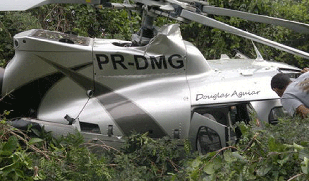 Helicóptero cai com seis pessoas em Porto Seguro