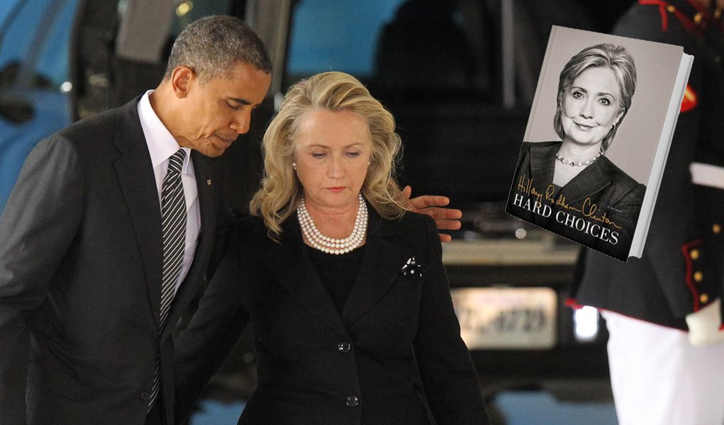 epa03398097 US President Barack Obama (C-L) and Secretary of State Hillary Clinton (C-R) walk away from the podium during the Transfer of Remains Ceremony marking the return to the United States of the remains of the four Americans killed this week in Ben