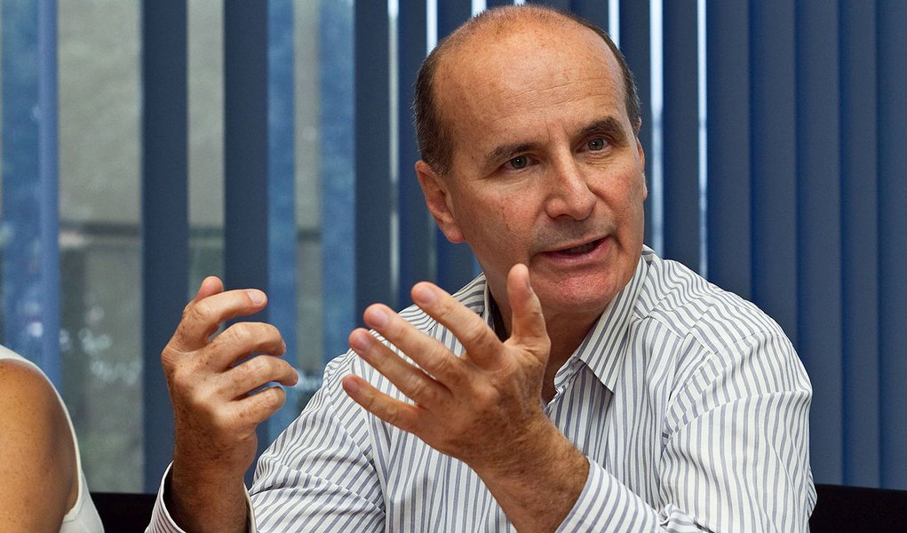 Entrevista Jose Maria Figueres, Plan Pais. Para periodistas de El Financiero. En la Fotografía Jose Maria Figueres.