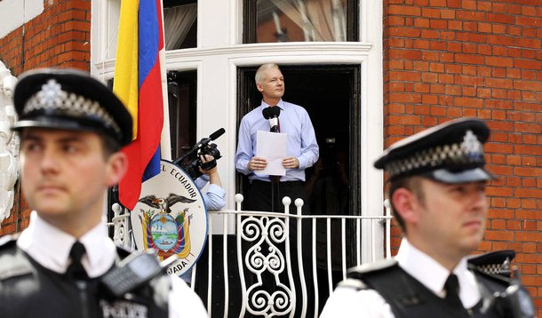 Em resolução, OEA apoia Equador no caso Assange