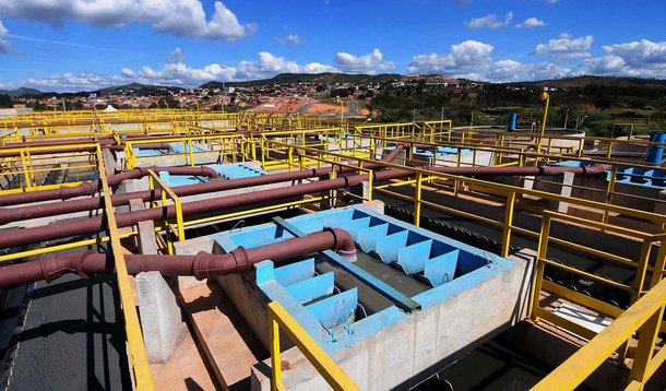 O governador Antonio Anastasia inaugurou, nesta quinta-feira (28/06), o sistema de esgotamento sanitário de Pará de Minas, no Centro-Oeste mineiro. Por meio da Copasa, o Governo de Minas investiu R$ 35 milhões nas obras, que vão permitir que todo o esgoto