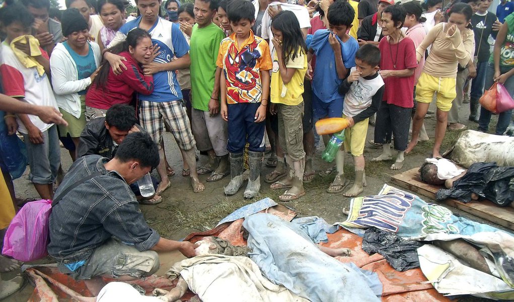 Tufão nas Filipinas já deixa 230 mortos