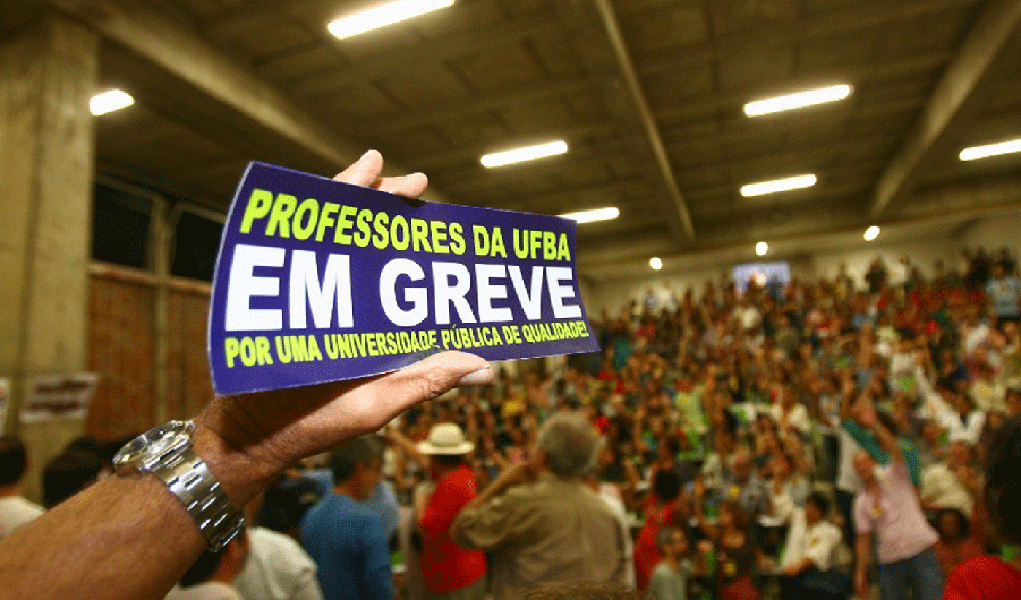 Servidores da Ufba aceitam proposta