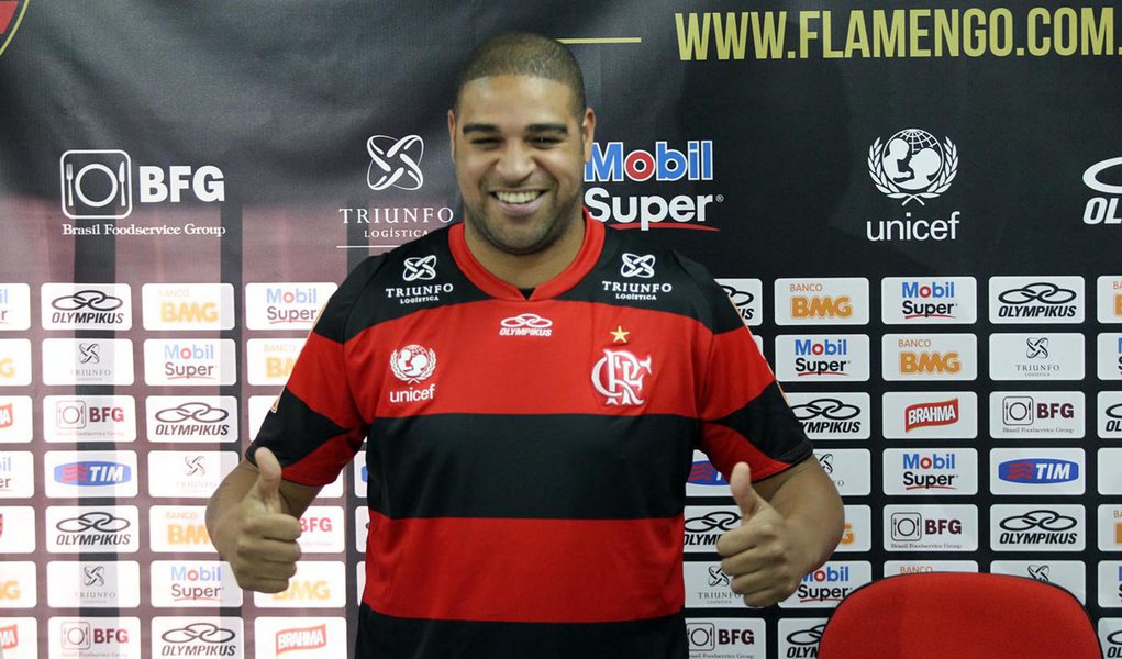 Adriano volta mirando seleção. Vai vingar desta vez?