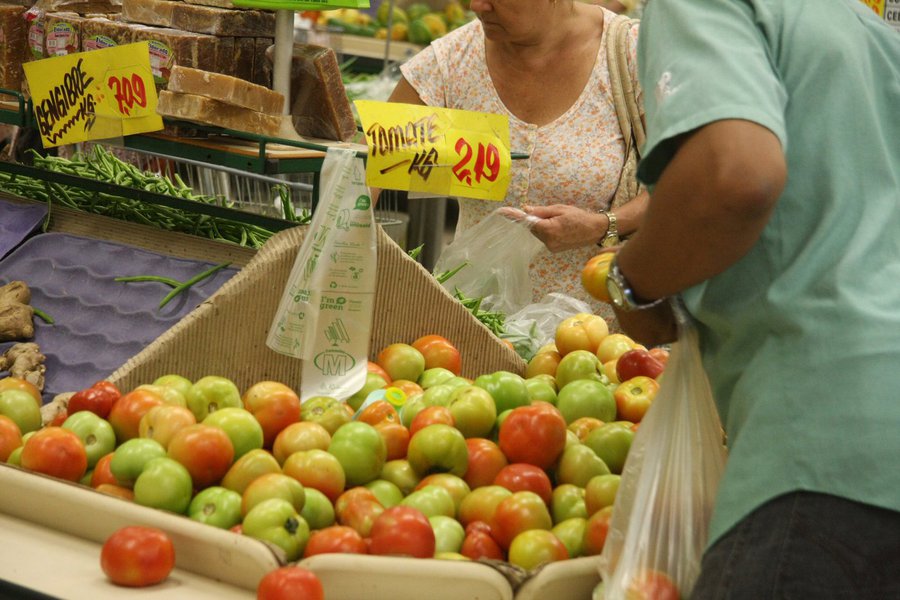 Na foto Geral no Local.
Materia sobre Preço do Tomate.
Editoria de Economia.
Local: Supermercado Leve St Universitario.
05/11/2013
Foto: Danilo Bueno