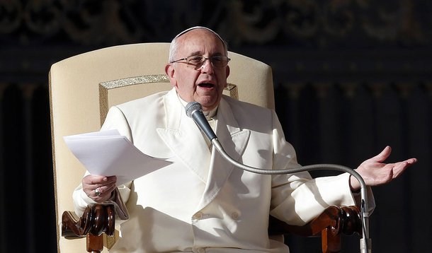 Pope Francis speaks during his weekly general audience at St. Peter's Square at the Vatican December 4, 2013.  REUTERS/Alessandro Bianchi (VATICAN - Tags: RELIGION)