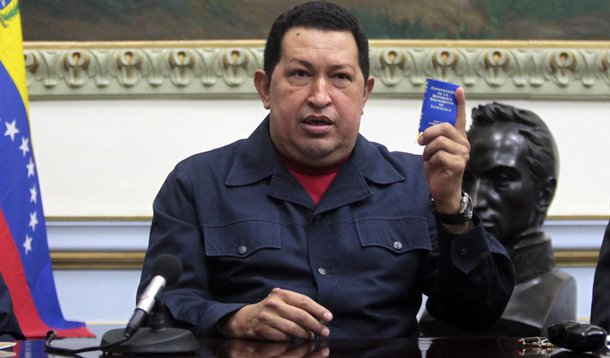 Chávez passa por cirurgia contra câncer em Cuba