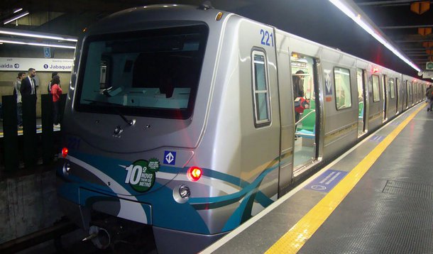 Concurso escolhe arte para decorar vagão do metrô