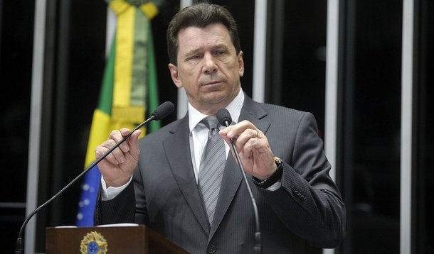 Em discurso na tribuna do Senado, senador Ivo Cassol (PP-RO).