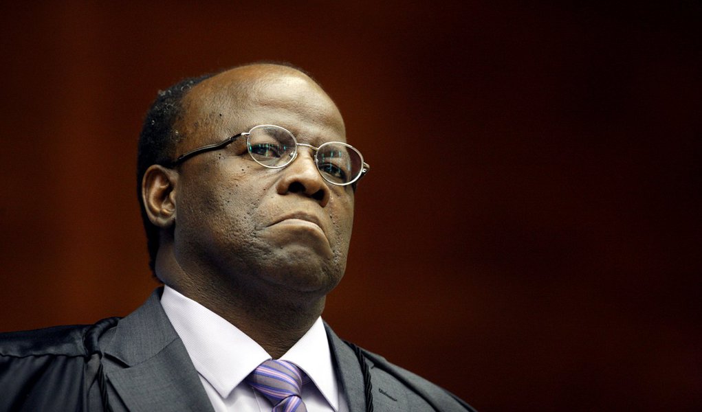 Joaquim Barbosa se diz eleitor de Lula e Dilma