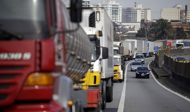 Protesto na rodovia Dutra continua pelo terceiro dia
