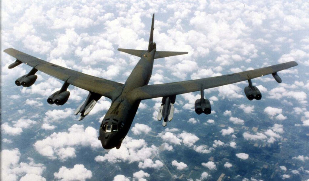 B-52G/H Stratofortress, Bomber, Aircraft, USAF photo.
Primary Function:  Strategic heavy bomber.  Contractor:  Boeing Military Airplane Co.; power plant and manufacturer:  Eight Pratt & Whitney engines.  Speed:  650 mph maximum.  Dimensions:  Wingspan 18