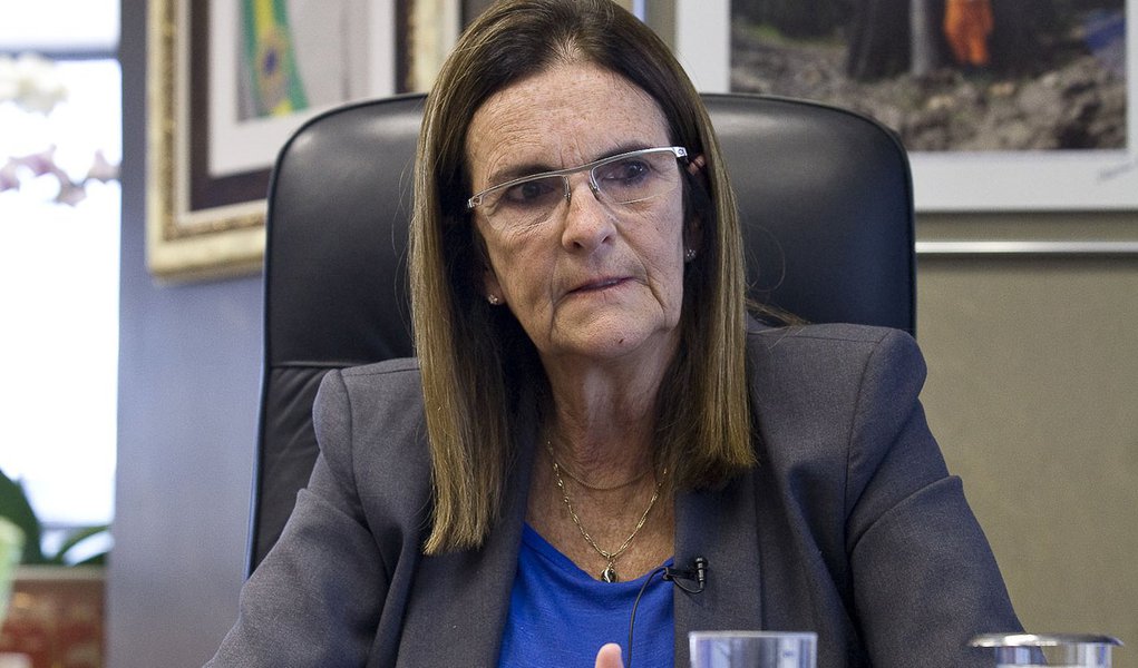 Graça Foster: não há negociação para reajustar combustíveis