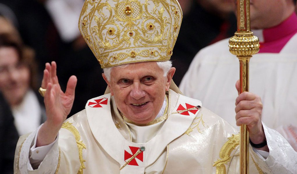 VATICAN CITY, VATICAN - JANUARY 06:  Pope Benedict XVI celebrates the solemnity of the Epiphany in St. Peter's Basilica, on January 6, 2009 in Vatican City, Vatican. The pope adressed his speech to pilgrims and tourists stating his wish to encourage diplo