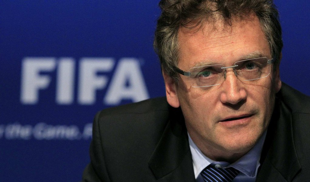 Secretário Geral da FIFA retoma visitas aos estádios da Copa