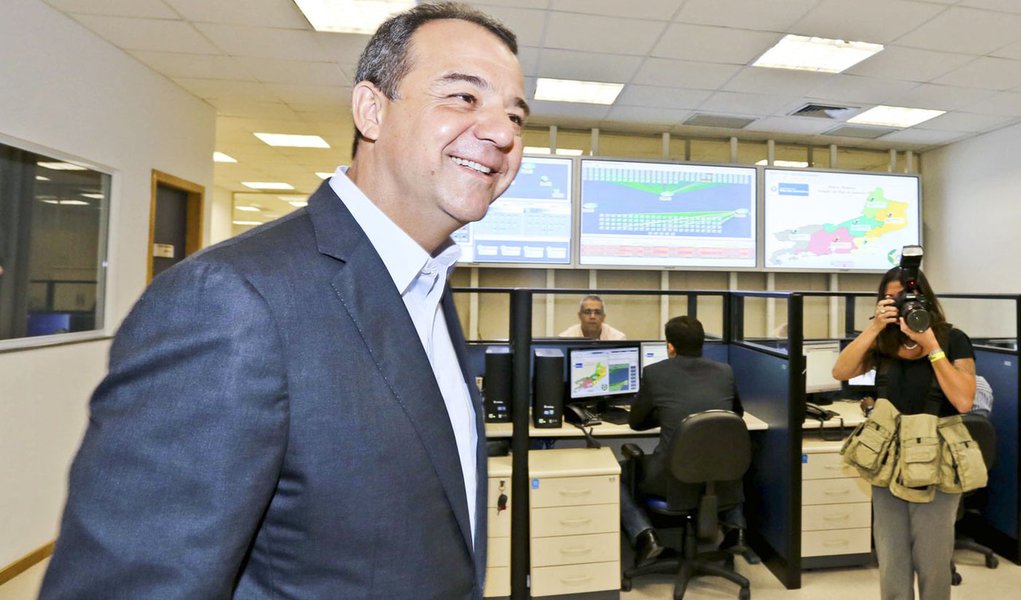 Rio de Janeiro, 29-09-2013. Governador Sérgio Cabral, junto com o vice governador Pezão, inauguram a Cidade da Polícia.
Centro de Controle da Cidade da Polícia.
Foto: Carlos Magno