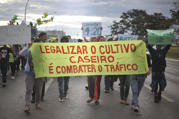 Bras�lia - A Marcha da Maconha na capital com passeata do Museu da Rep�blica rumo ao Congresso Nacional, com batucada e cartazes. Em 2011, o evento foi proibido e convertido em Marcha da Pamonha. O Supremo Tribunal Federal se pronunciou pela legalidade da