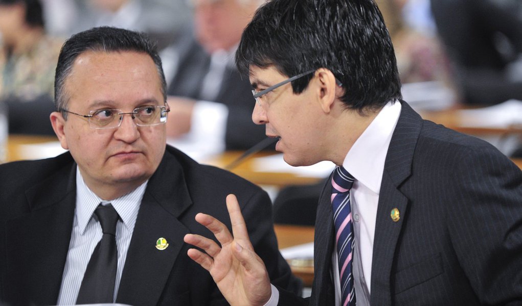 Parlamentares da CPI do Cachoeira querem Delta no foco