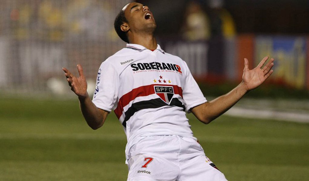 Ceni e Lucas brilham e São Paulo vence Ponte Preta