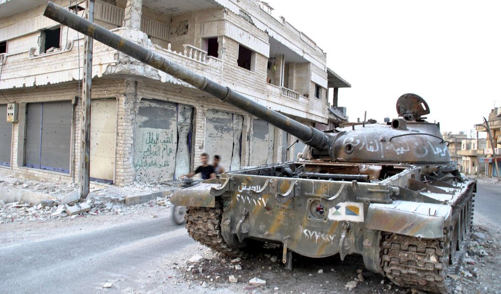 França quer reunião urgente no Conselho de Segurança por Síria