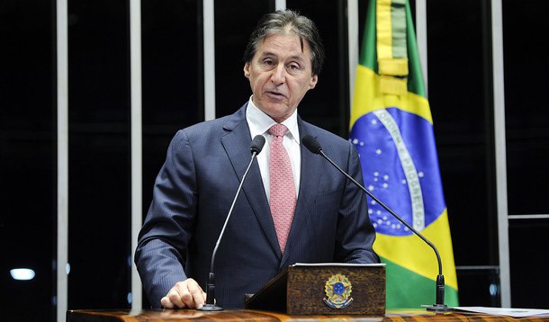 Senador Eunício Oliveira (PMDB-CE) faz balanço de suas atividades no ano