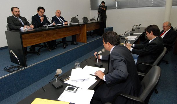 CPI quebra sigilos de Cairo e convoca Agenor Mariano