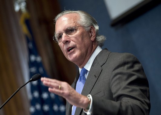 BC americano estuda dividir seus bancos