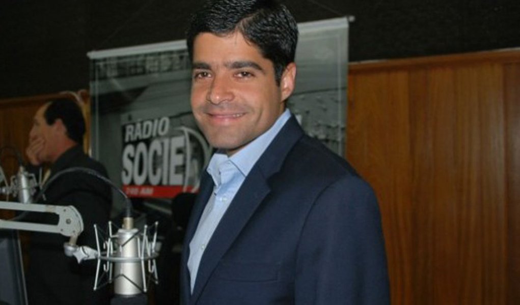 Rádio Sociedade da Bahia sai do ar por apoio ao DEM