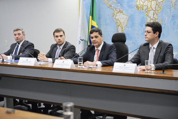 CRE - pauta: delibera sobre as emendas da comissão ao projeto de lei de Diretrizes Orçamentárias para 2014 (PL 2/2013-CN). A Comissão de Relações Exteriores e Defesa Nacional (CRE) realiza audiência pública para debater as denúncias de espionagem por part